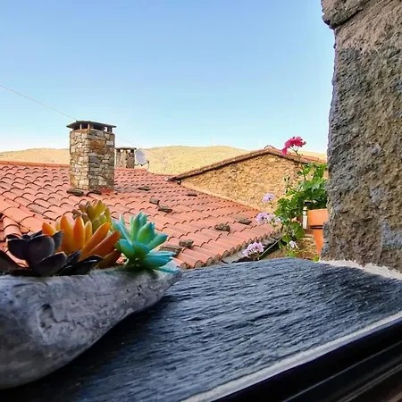 Holiday home Casa Catraia No Pulmao Da Serra Da Lousa Gondramaz