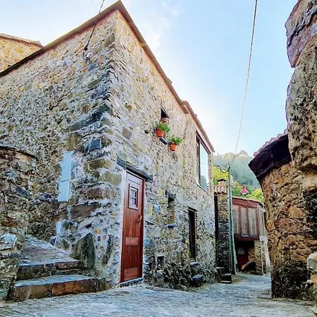Semesterbostad Casa Catraia No Pulmao Da Serra Da Lousa *
